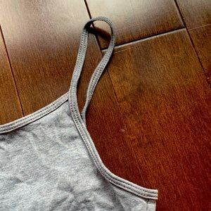s grey long tank top!